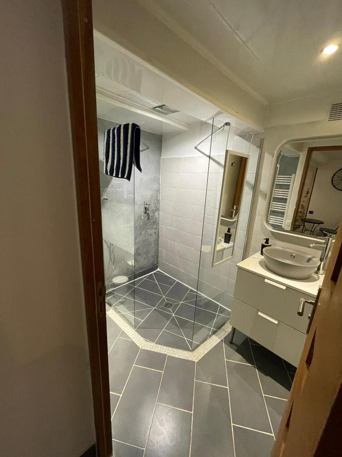 Spacious Town House With Balcony * Montagnac (Herault)