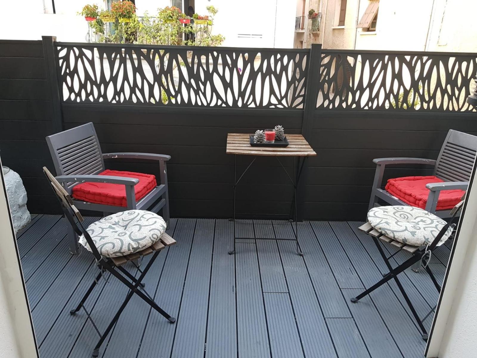 Spacious Town House With Balcony *